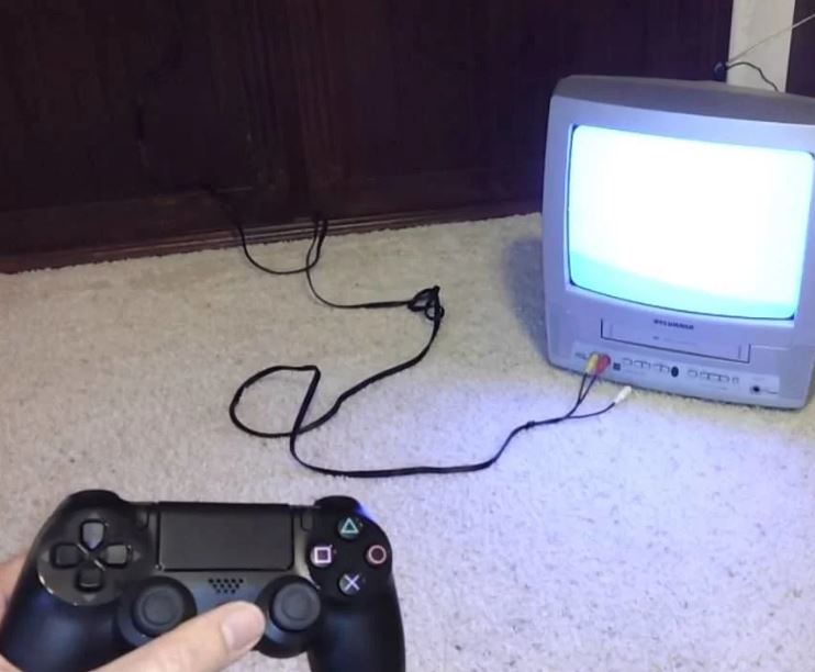 how to connect ps4 to an old tv