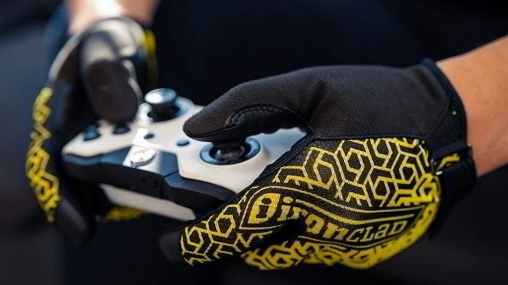 why you need a compression gaming glove